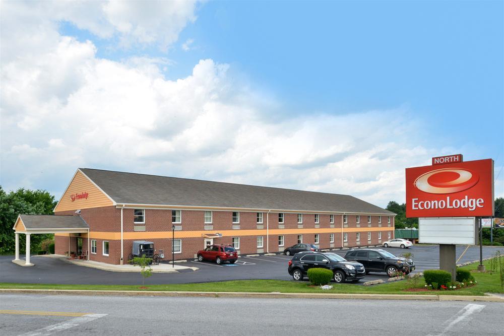 Baymont By Wyndham Lancaster Pa Dutch Country Exterior foto