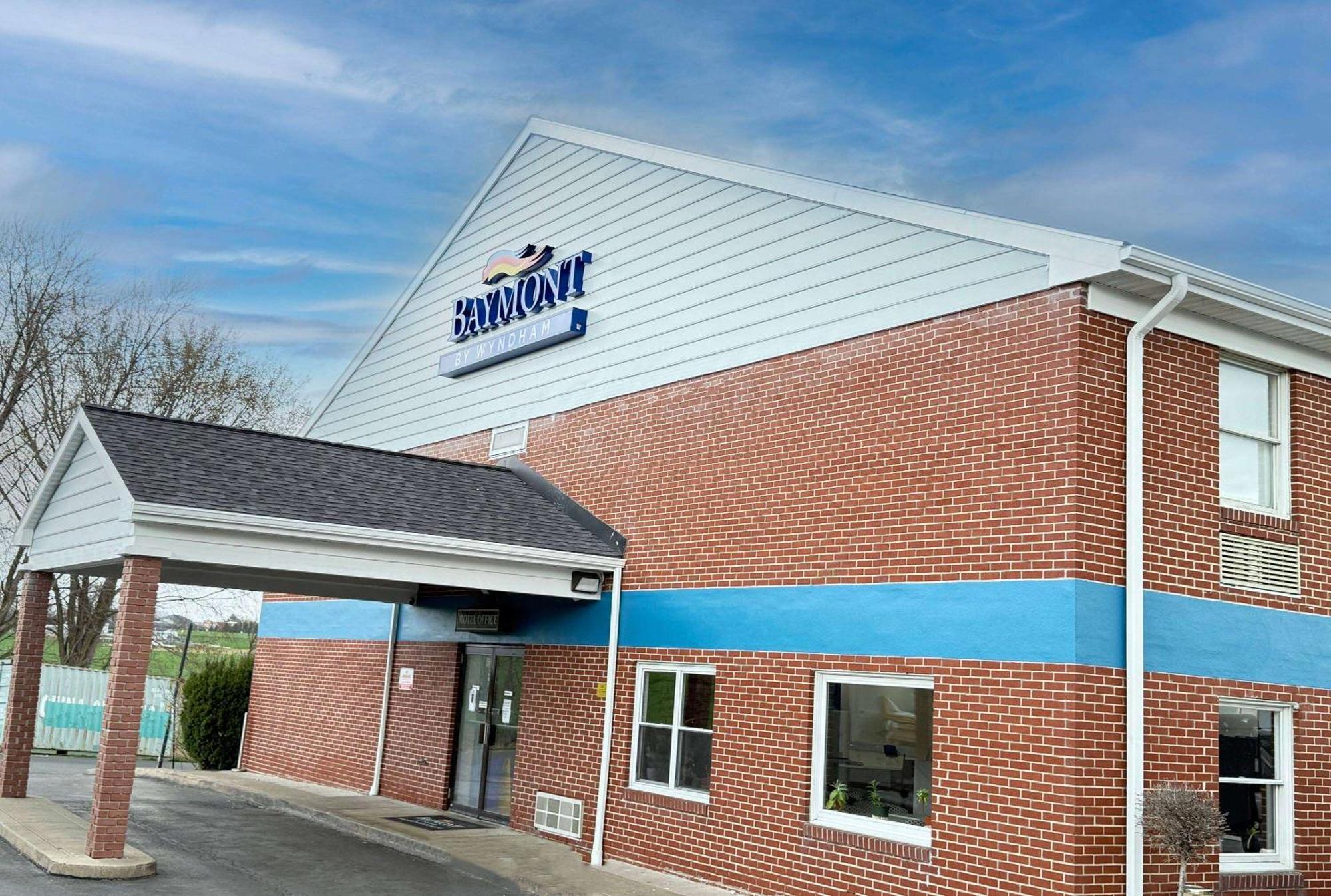 Baymont By Wyndham Lancaster Pa Dutch Country Exterior foto
