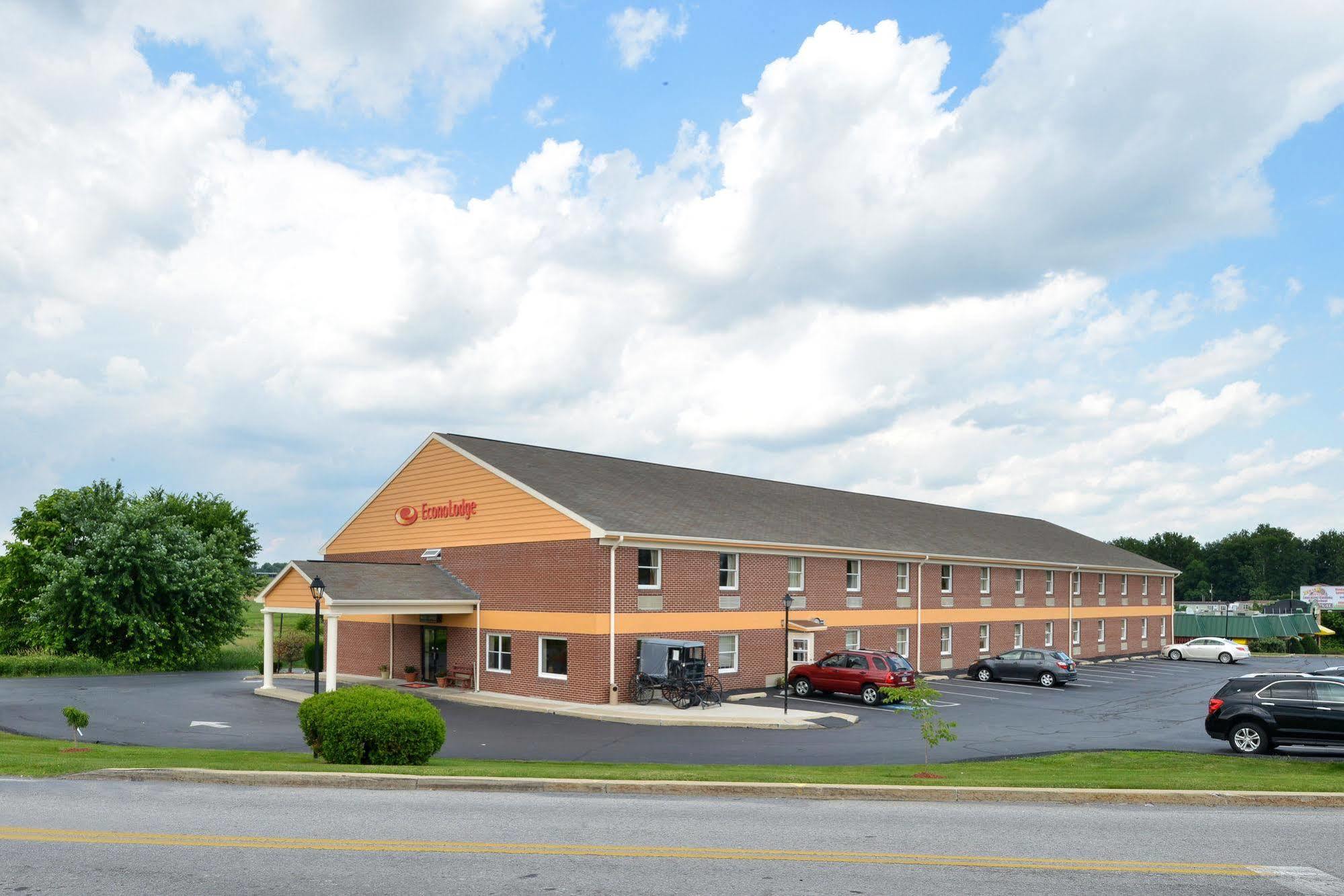 Baymont By Wyndham Lancaster Pa Dutch Country Exterior foto